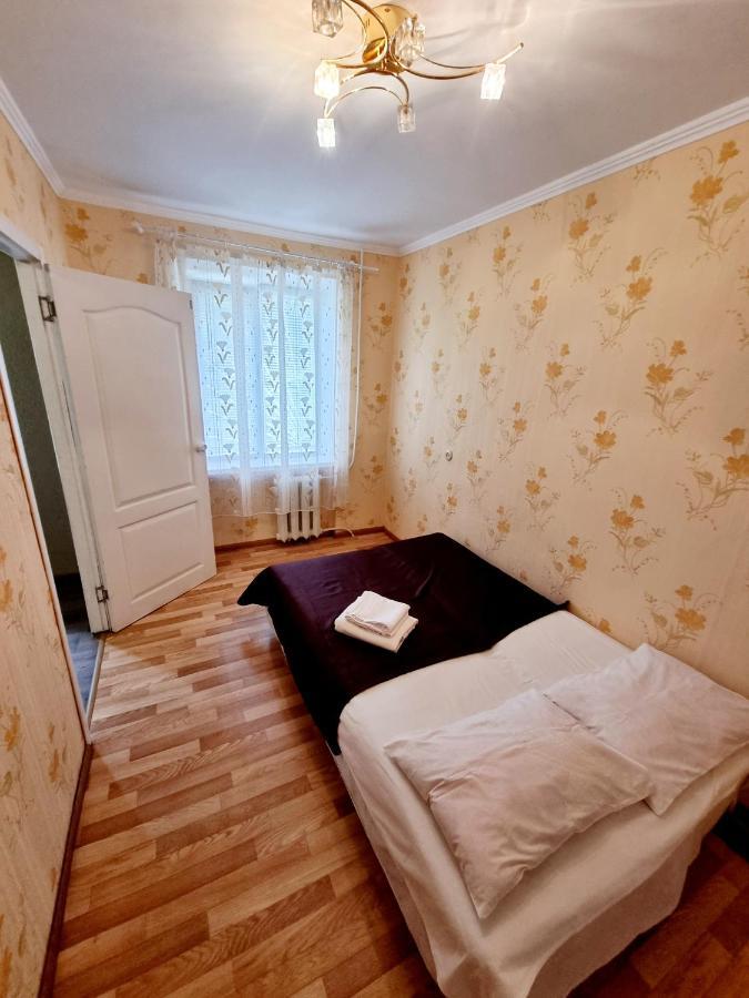 2-Кімнатна Квартира У Центрі На Олександра Поля, Шпиталь, 16Лікарня 第聂伯罗彼得罗夫斯克 外观 照片