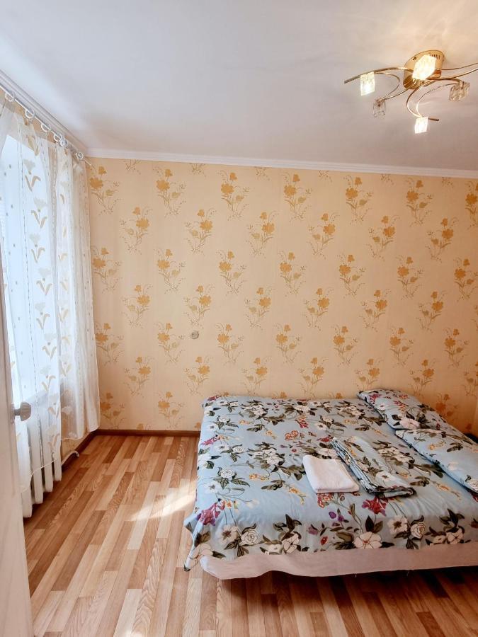 2-Кімнатна Квартира У Центрі На Олександра Поля, Шпиталь, 16Лікарня 第聂伯罗彼得罗夫斯克 外观 照片