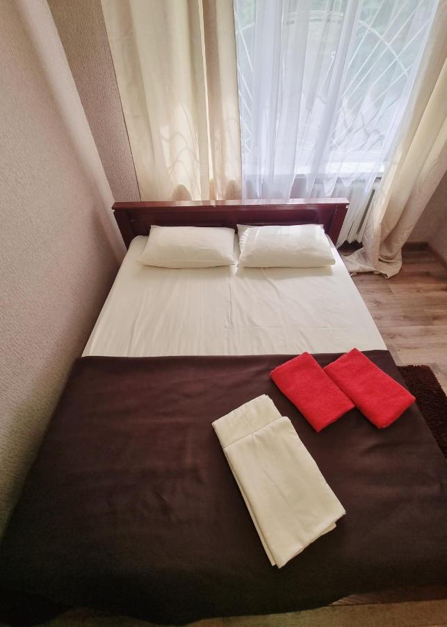 2-Кімнатна Квартира У Центрі На Олександра Поля, Шпиталь, 16Лікарня 第聂伯罗彼得罗夫斯克 外观 照片