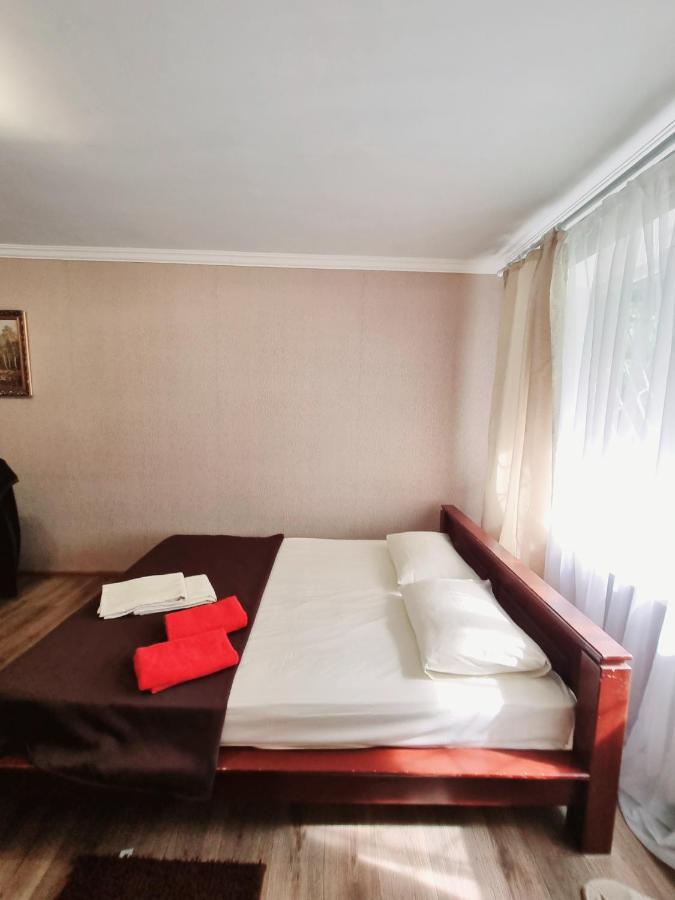 2-Кімнатна Квартира У Центрі На Олександра Поля, Шпиталь, 16Лікарня 第聂伯罗彼得罗夫斯克 外观 照片